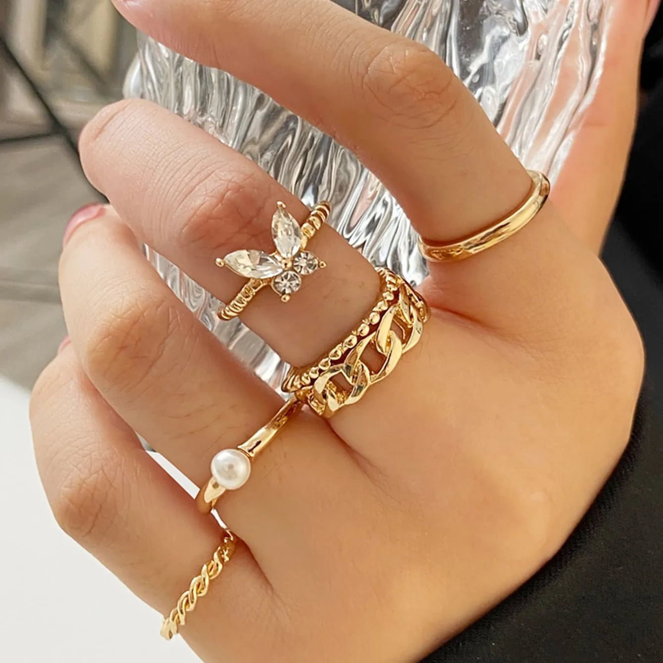 New Boho Gold Color Heart Rings Set For Women Vintage Geometric Cross Pearl Butterfly Finger Ring Female Trendy Jewelry Gifts